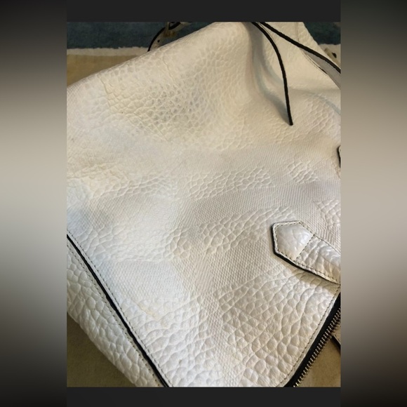 Burberry Dewsbury Check Embossed Tote White Ivory - Picture 8 of 16